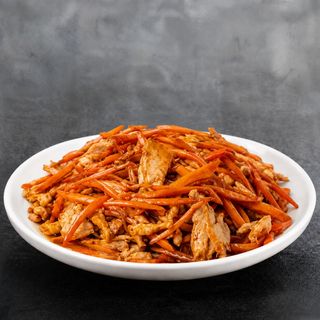 Pata De Pollo Con Verduras En Picante