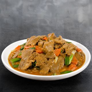 Ternera Con Patatas En Salsa Curry
