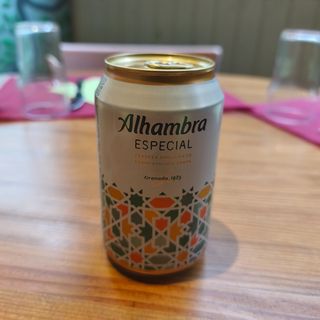 Cerveza Alhambra Tradicional Lata 33cl.
