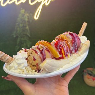 BANANA SPLIT