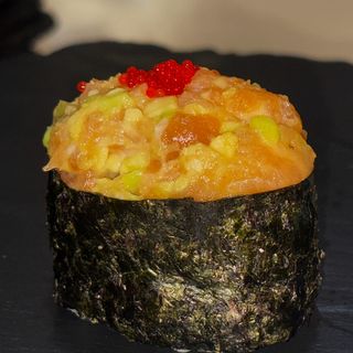 Sake-aguacate Gunkan