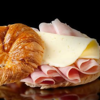 Croasan jamón y queso