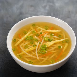 Sopa de Fideos con Pollo