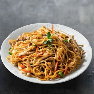 Tallarines Fritos con Pollo