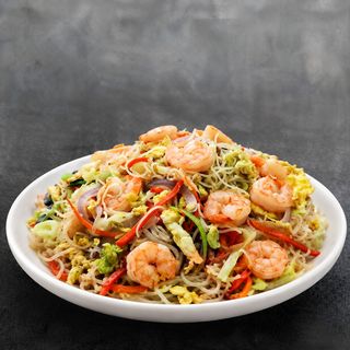 Fideos Chinos Fritos con Gambas