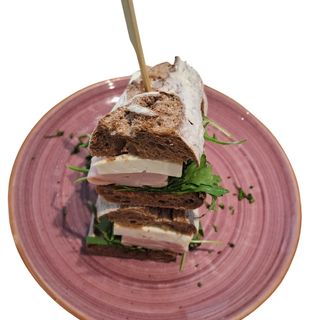 Bocadillo de Pavo, Queso y Rúcula