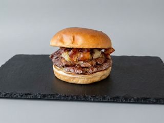 DRY AGED BACON&ONION BURGER