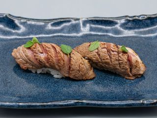Nigiri Magret De Pato Flameado (2 Pzs.)