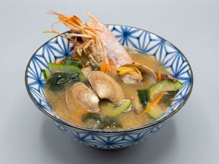 Sopa miso de marisco y ostras