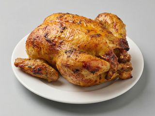1/2 Pollo de corral asado al grill y patatas fritas