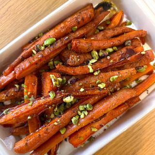 Pasta a la melanzane e nocci.