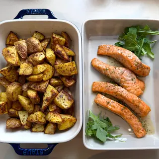 Salmon Noruego con vinagreta de lima y eneldo.
