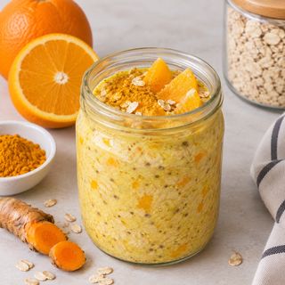 Overnight de Avena con curcuma y naranja.