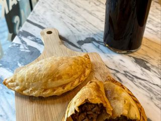 Combo 2 Empanadas + Fernet & Coca Cola ( 500ml)