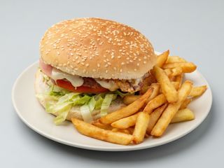 Hamburguesa Normal Mixta Con Papas Fritas