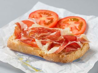 Cafe con leche + Tostada personalizada