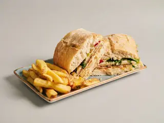 Bocata De Milanesa Y Queso