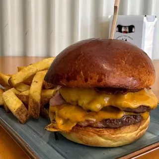 Doble Cheddar Burguer