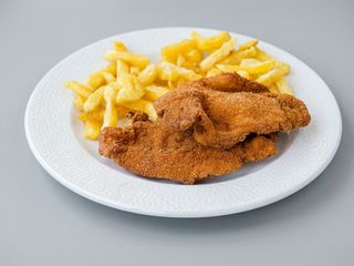 Pollo rebozado con patatas 