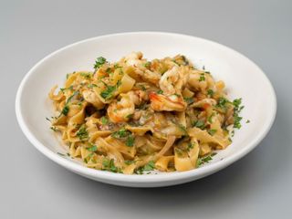 Menú 2 - Pasta Clásica + Salsa + Bebida