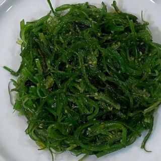 9. Ensalada de wakame