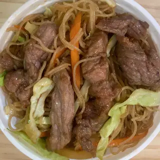 82. Fideo chino con ternera