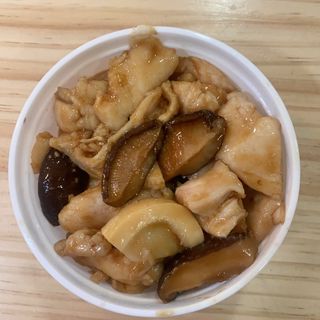 51. Pollo bambú y setas