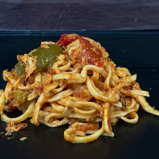 Tallarines al estilo mexicano