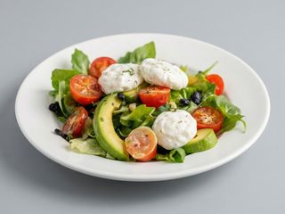 Ensalada De Aguacate Y Burrata