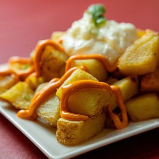 Bravas Caseras Con Nuestra Salsa Del Chef