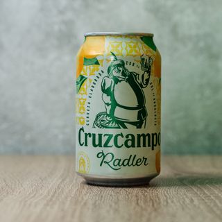 Cerveza Cruzcampo radler (330 ml.)