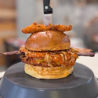 BURGER DEL MES “Chicken Staff”