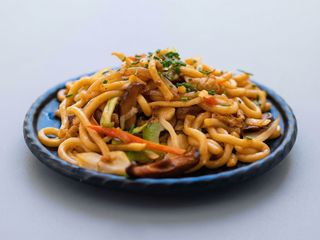 57-Udon frito