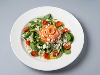 Ensalada con salmón marinado 