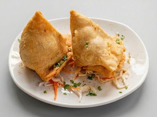 (13) Samosa De Verduras (2 Uds.)