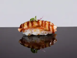 Nigiri de Salmón Flameado