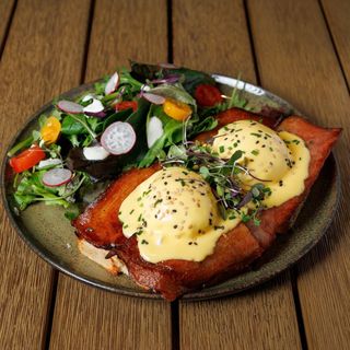 Huevos Benedictinos con Bacon