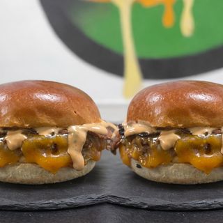 Dos Hamburguesas (Cheese Bacon Burger) 90gr