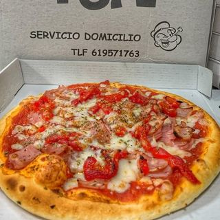 Pizza Especial Pimiento Rojo (Mediana)