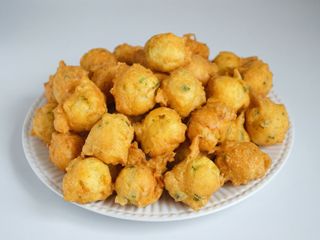 Buñuelos caseros de bacalao