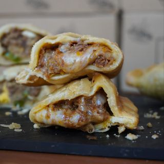 Empanada de Ternera y Queso