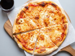 Pizza Formaggi (Medium)