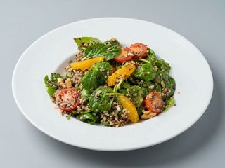 Ensalada De Quinoa Con Frutos Secos