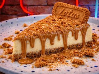 TARTA DE QUESO Y GALLETA LOTUS.