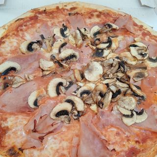 Pizza Jamón y champiñones