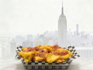 Patatas Fritas Con Queso Cheddar y Bacon