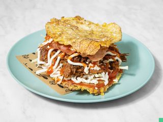 Patacón Marabino De Carne Mechada