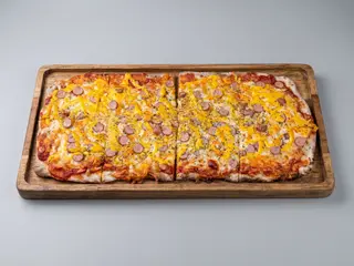 GOURMET FRANKFURT Y CHEDDAR 1 MTRS (16 PORCIONES)