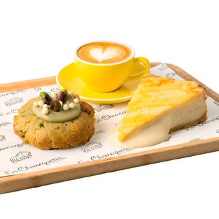 Porción + Cookie + Café