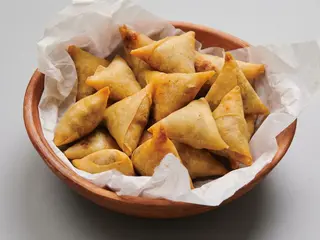 Samosa De Pollo (4 Uds.)